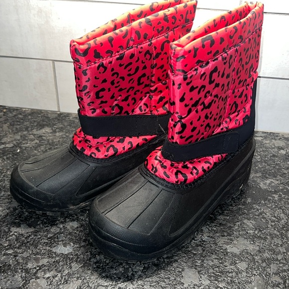 Other - Size 5 girls winter/snow boot. Pink and black. Worn but lots of use left in them